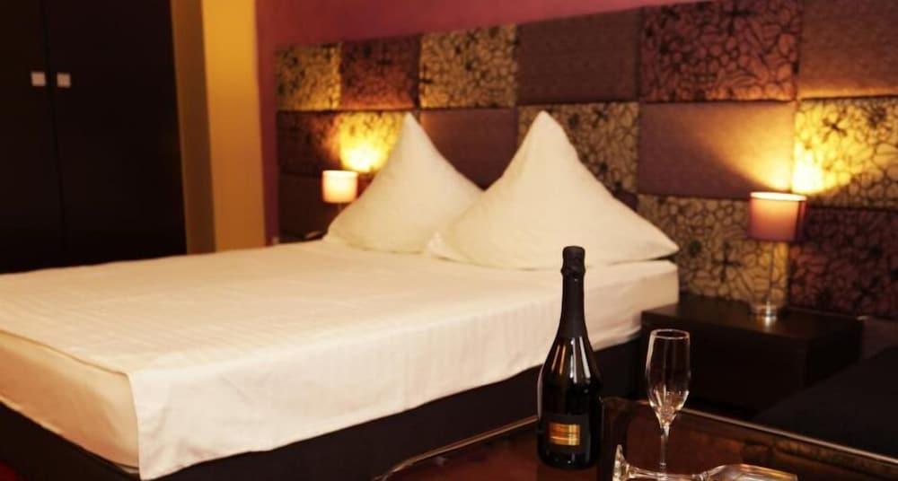 Hotel Perla Τιμισοάρα Εξωτερικό φωτογραφία