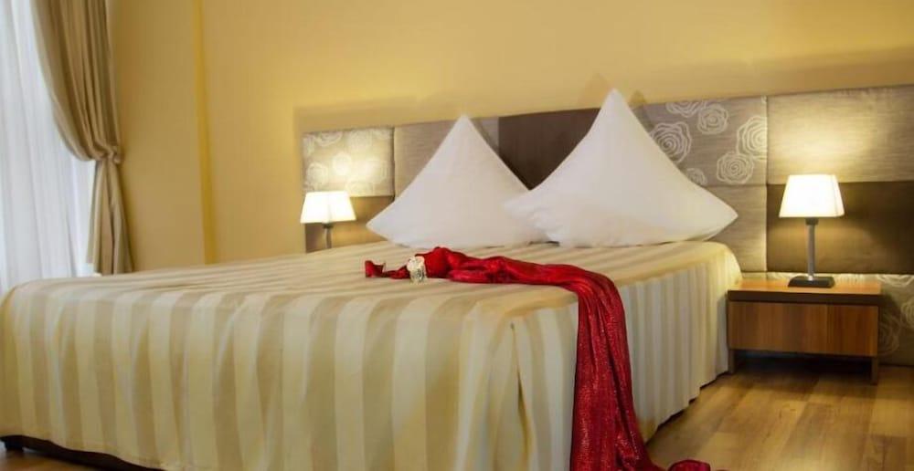 Hotel Perla Τιμισοάρα Εξωτερικό φωτογραφία