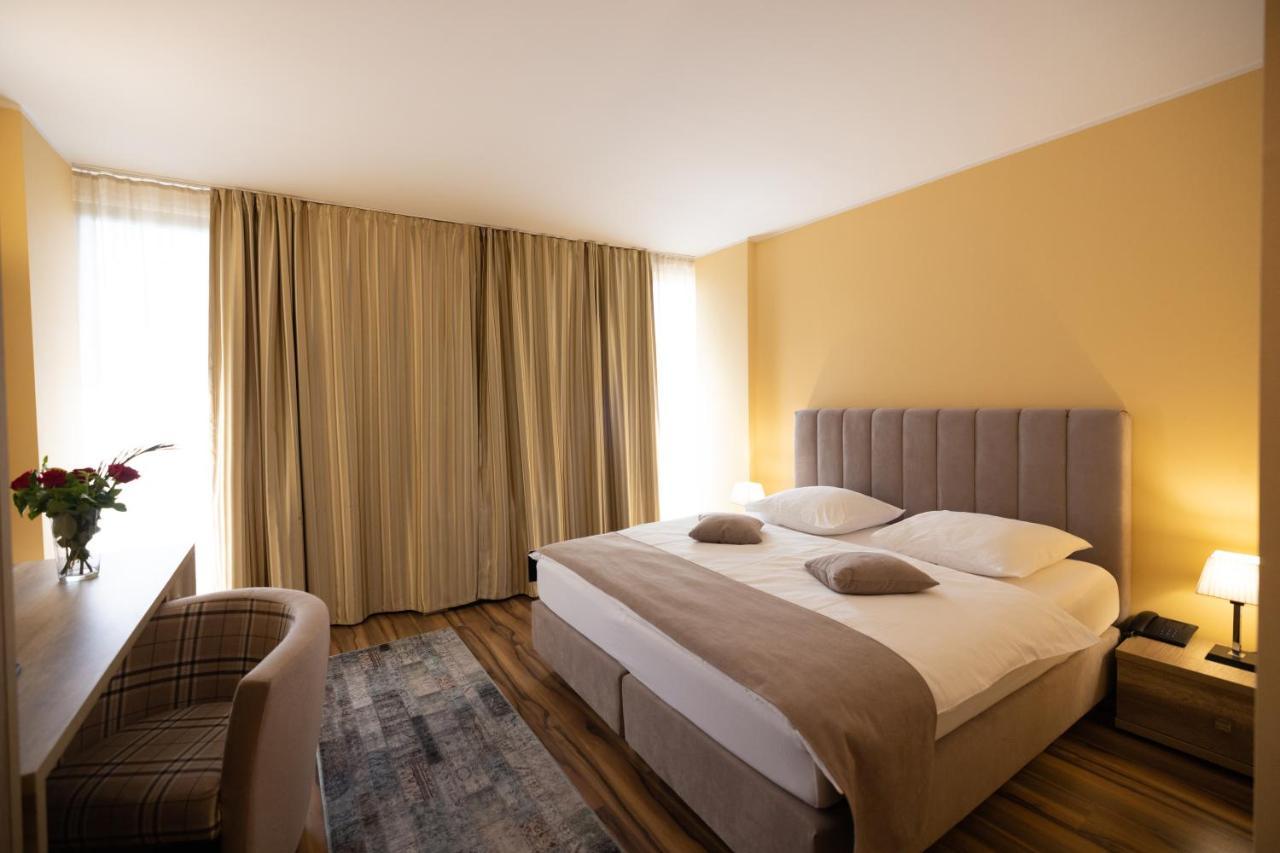 Hotel Perla Τιμισοάρα Εξωτερικό φωτογραφία