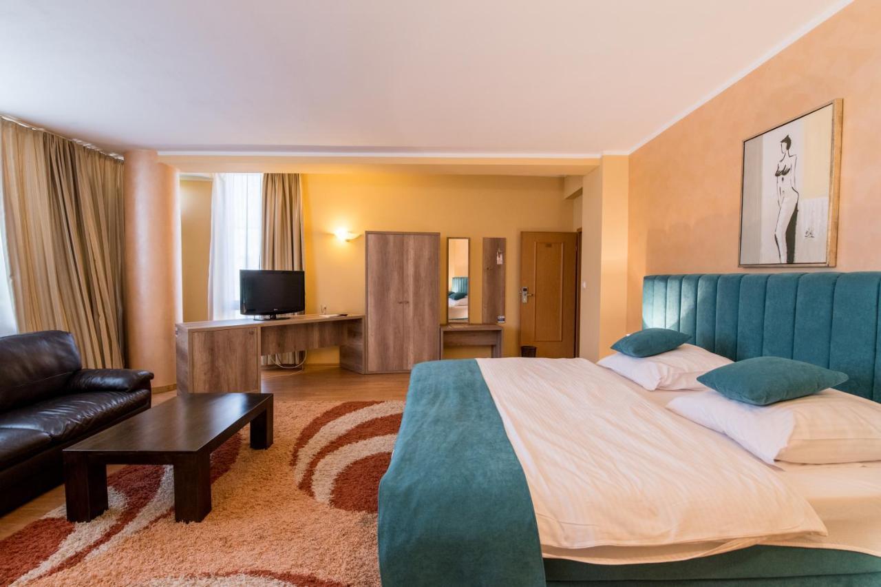 Hotel Perla Τιμισοάρα Εξωτερικό φωτογραφία