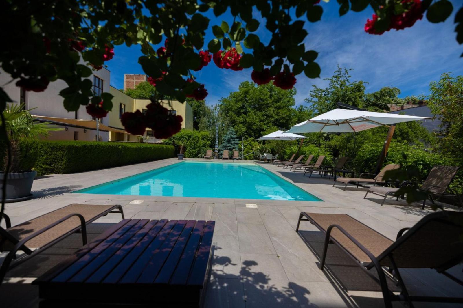 Hotel Perla Τιμισοάρα Εξωτερικό φωτογραφία