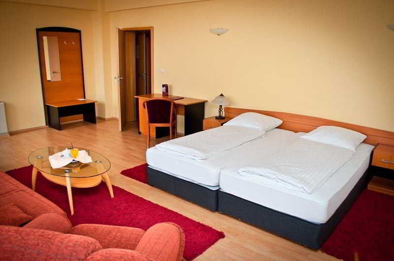 Hotel Perla Τιμισοάρα Εξωτερικό φωτογραφία